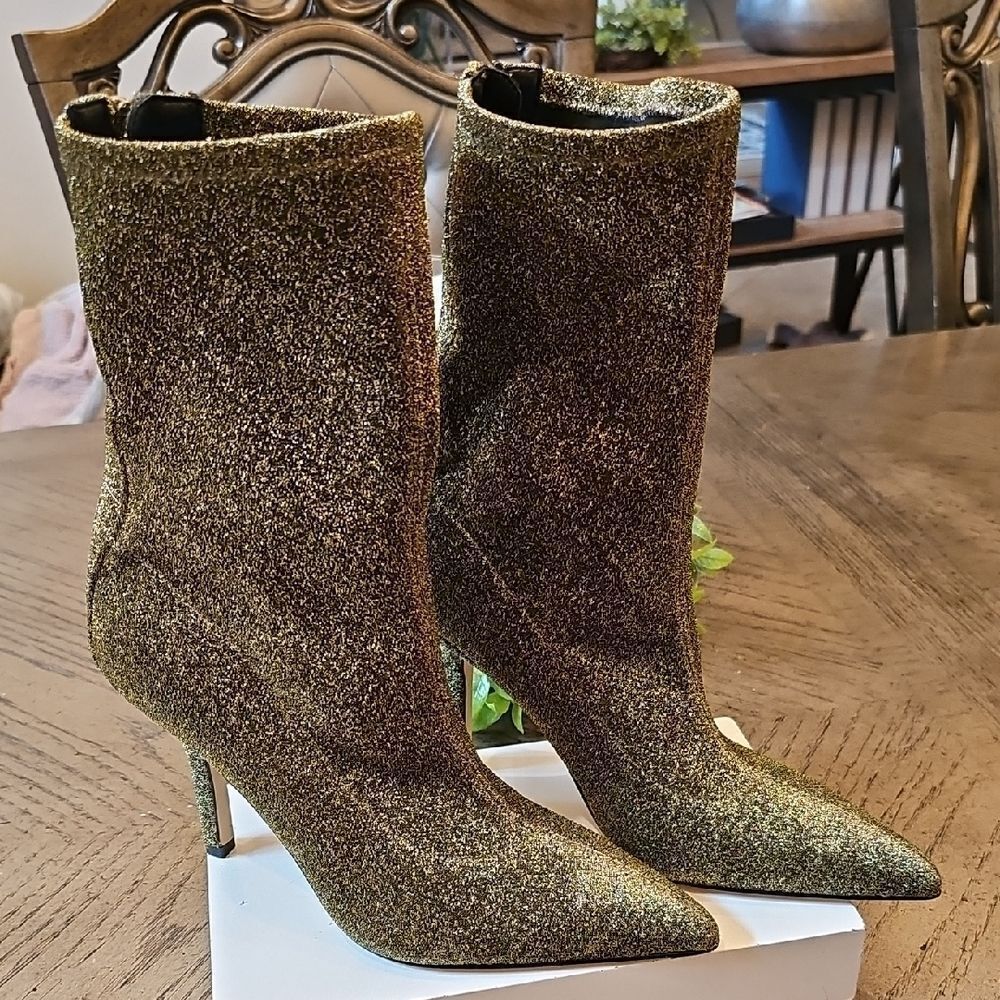 Gold Glitter Pointy Ankle Boots Size 7 NWOT Marc Fisher
